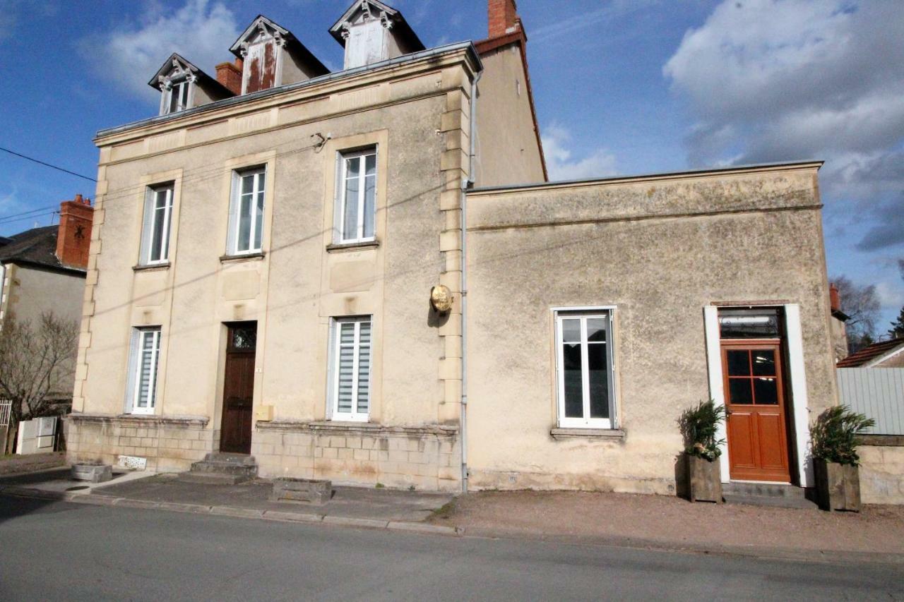 Chambre Notaire Cosne-d'Allier Exterior foto